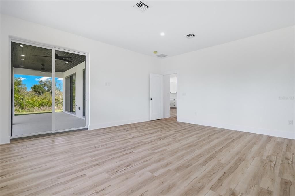 For Sale: $399,900 (3 beds, 2 baths, 1858 Square Feet)