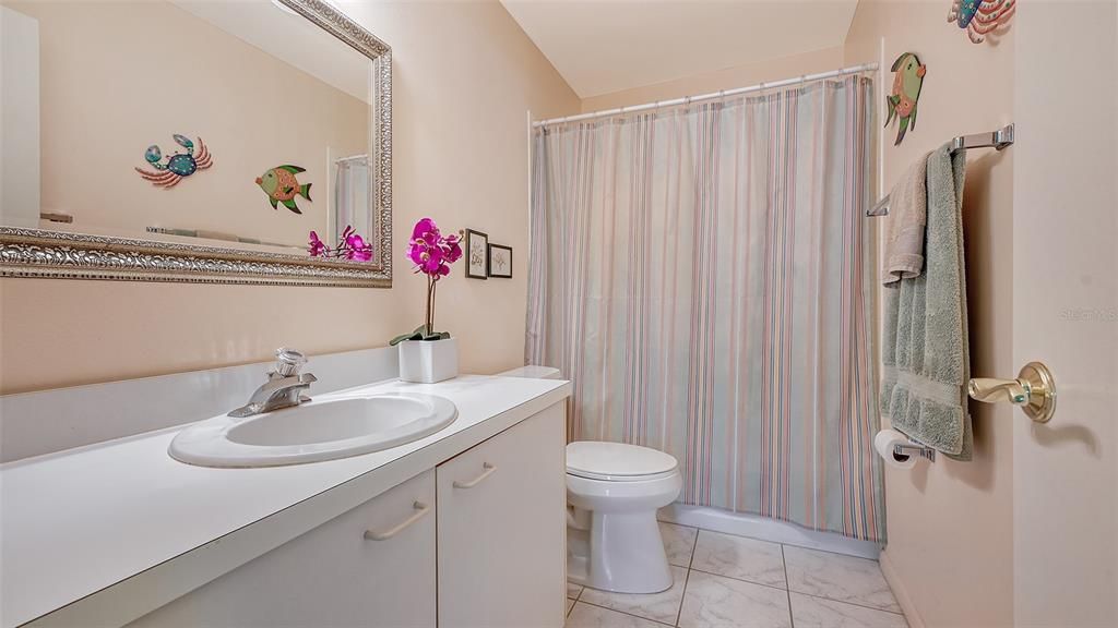 For Sale: $319,900 (2 beds, 2 baths, 1275 Square Feet)