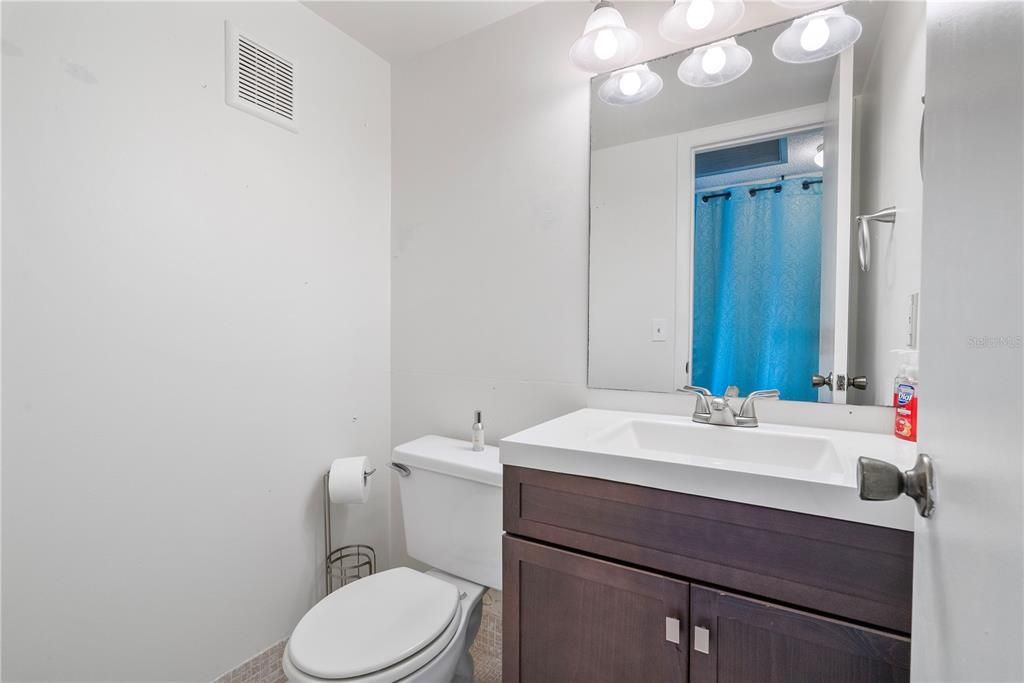 Active With Contract: $99,000 (1 beds, 1 baths, 703 Square Feet)