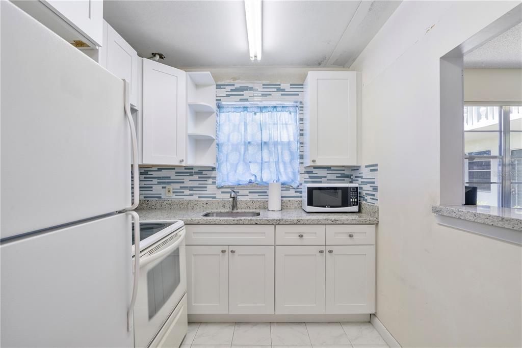 Active With Contract: $99,000 (1 beds, 1 baths, 703 Square Feet)