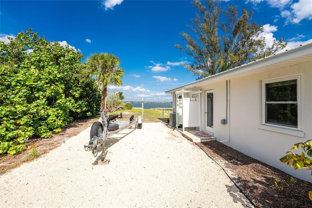 For Sale: $1,800,000 (3 beds, 2 baths, 1847 Square Feet)