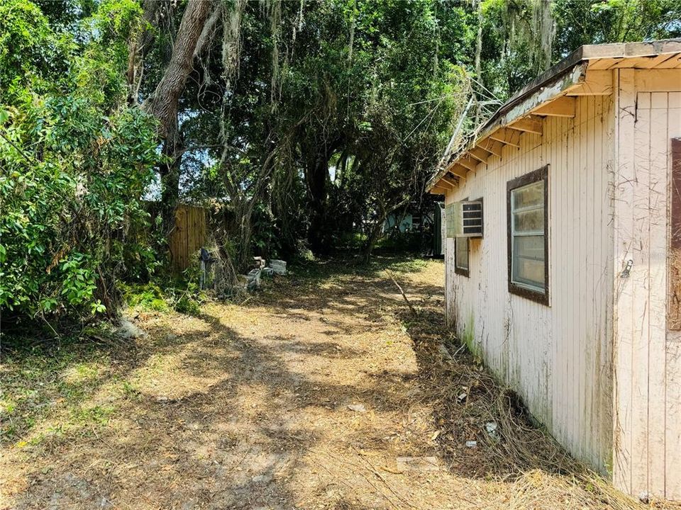 For Sale: $100,000 (3 beds, 2 baths, 1336 Square Feet)