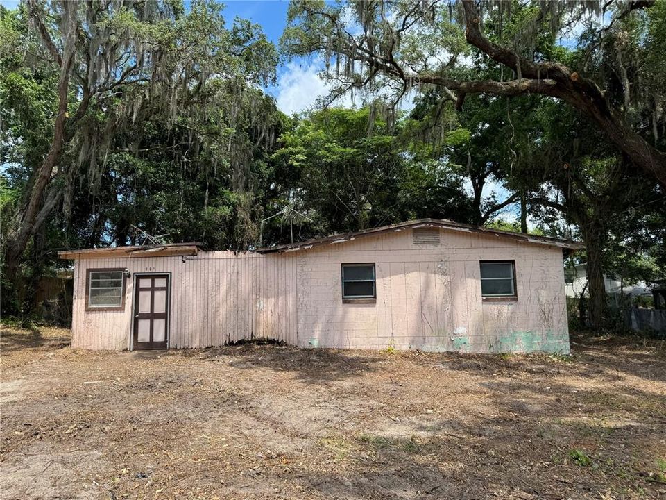 For Sale: $99,000 (3 beds, 2 baths, 1336 Square Feet)