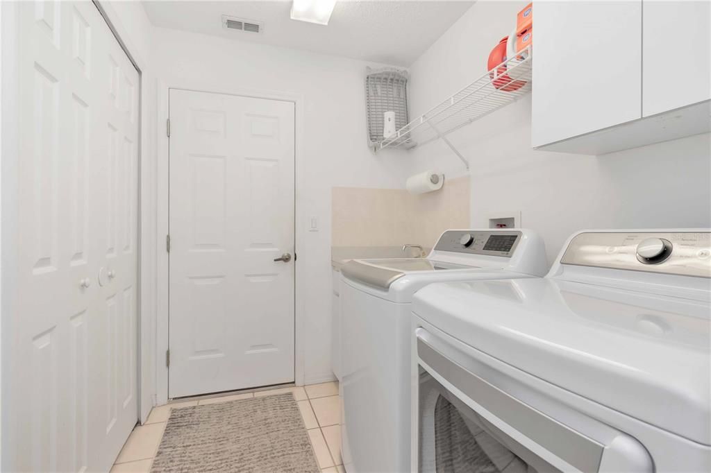 Active With Contract: $2,500 (2 beds, 2 baths, 1679 Square Feet)