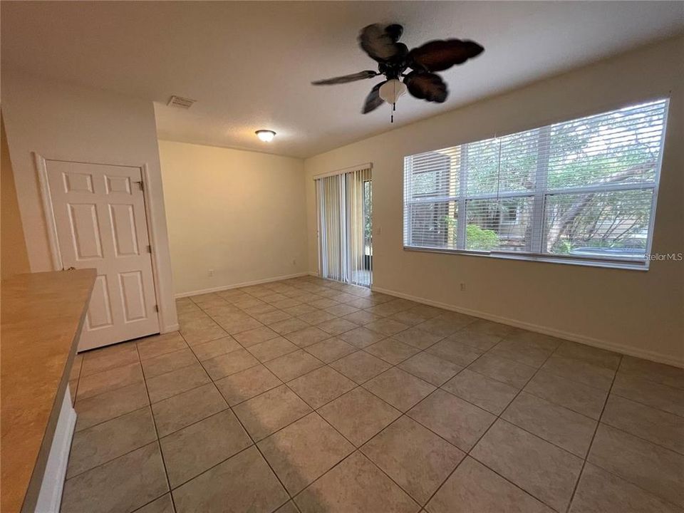 Active With Contract: $1,900 (3 beds, 2 baths, 1443 Square Feet)