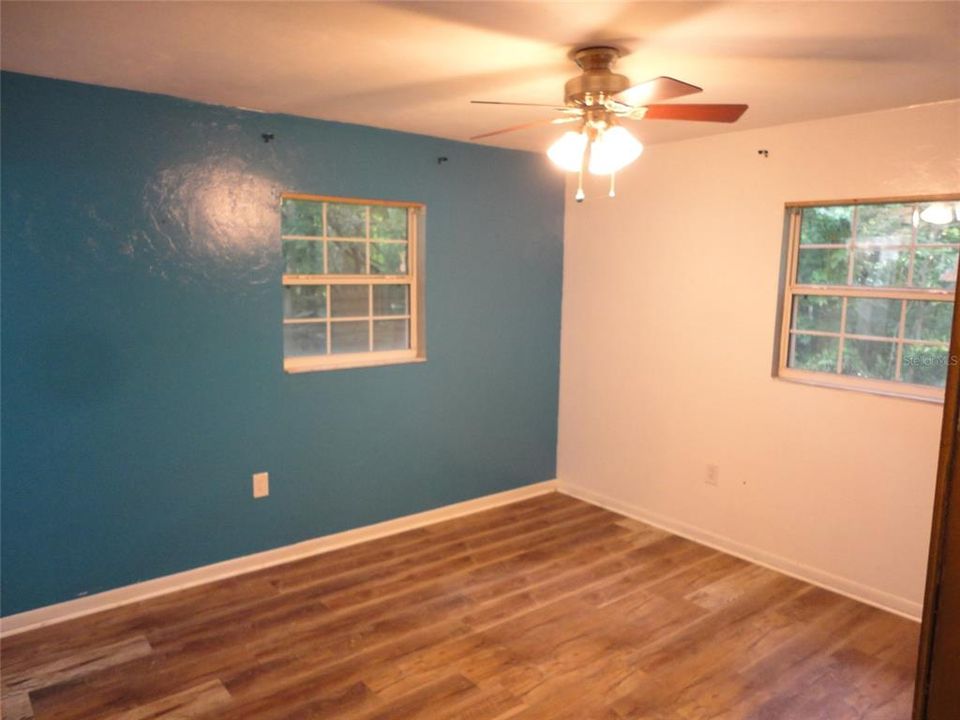 For Rent: $1,525 (3 beds, 1 baths, 1256 Square Feet)