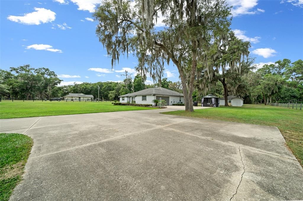 For Sale: $554,900 (3 beds, 2 baths, 2197 Square Feet)