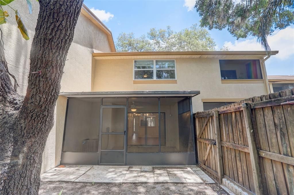 Active With Contract: $219,990 (2 beds, 2 baths, 1168 Square Feet)