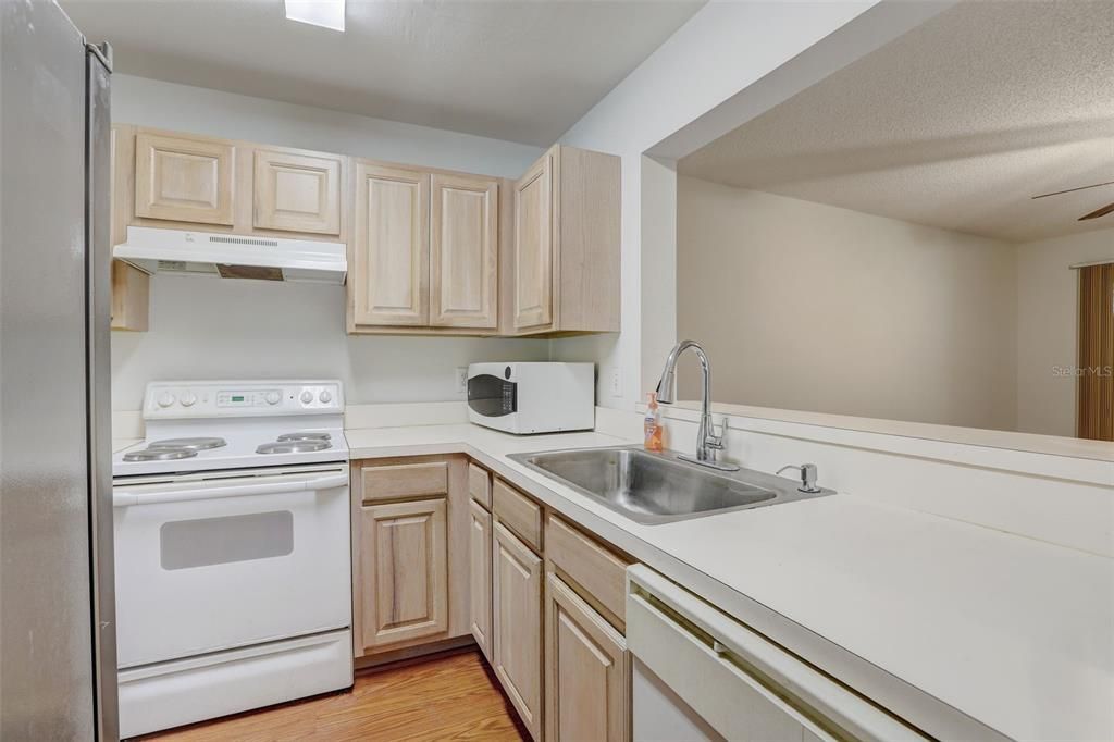 For Sale: $219,990 (2 beds, 2 baths, 1168 Square Feet)