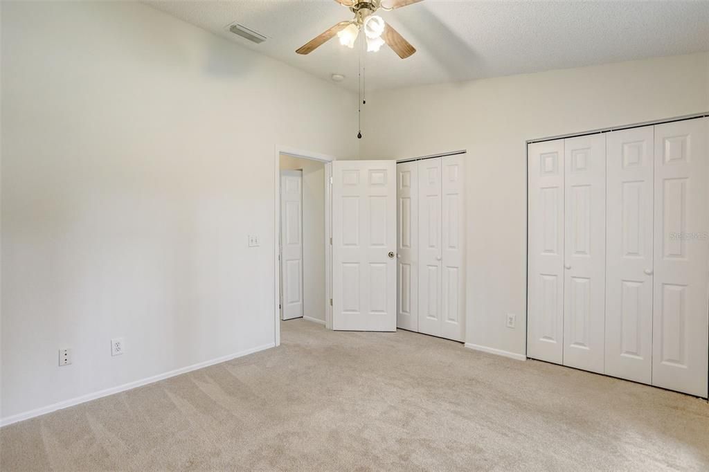 Active With Contract: $219,990 (2 beds, 2 baths, 1168 Square Feet)