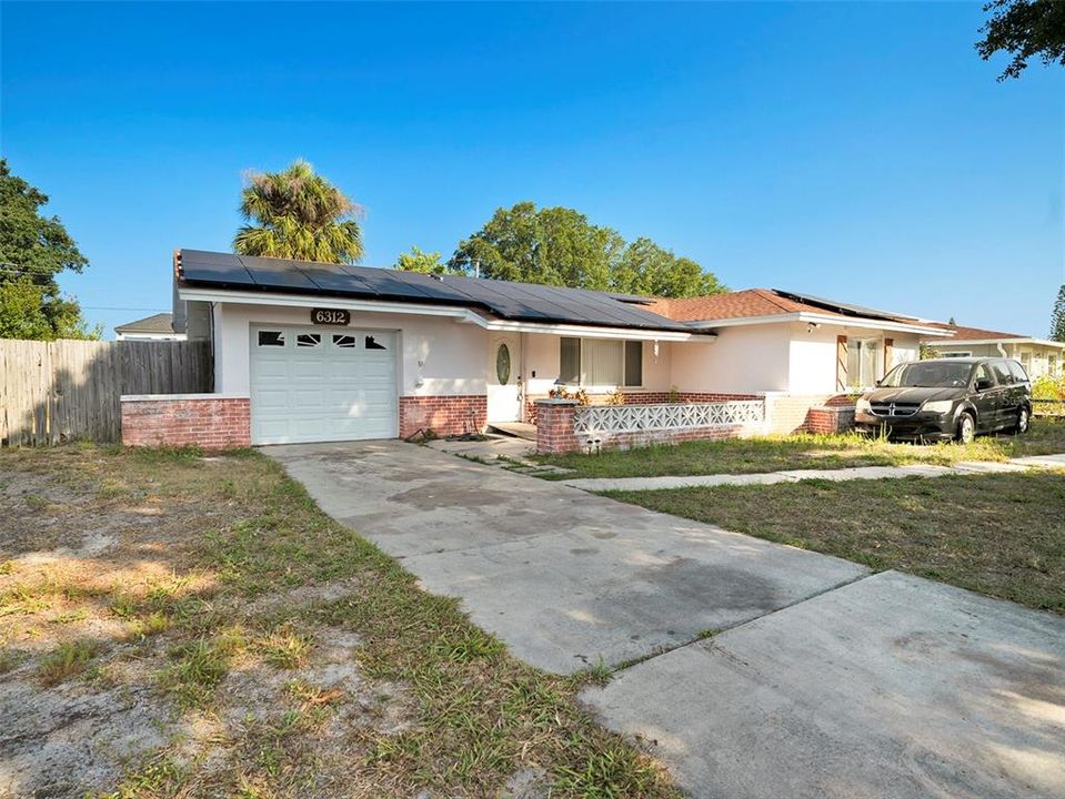 For Sale: $279,900 (2 beds, 2 baths, 1119 Square Feet)