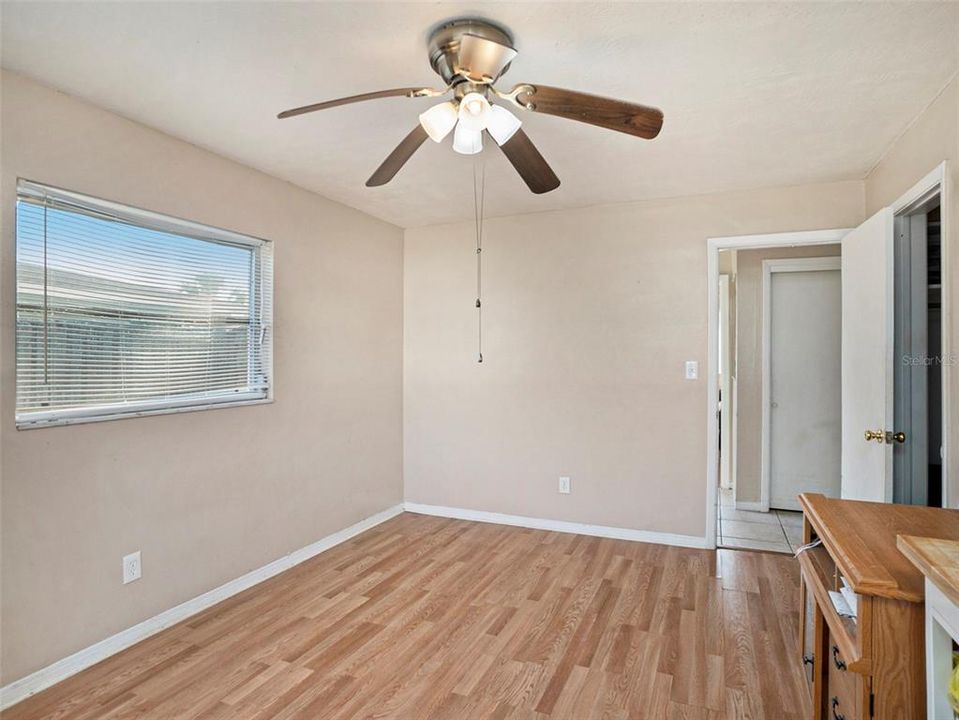 For Sale: $279,900 (2 beds, 2 baths, 1119 Square Feet)