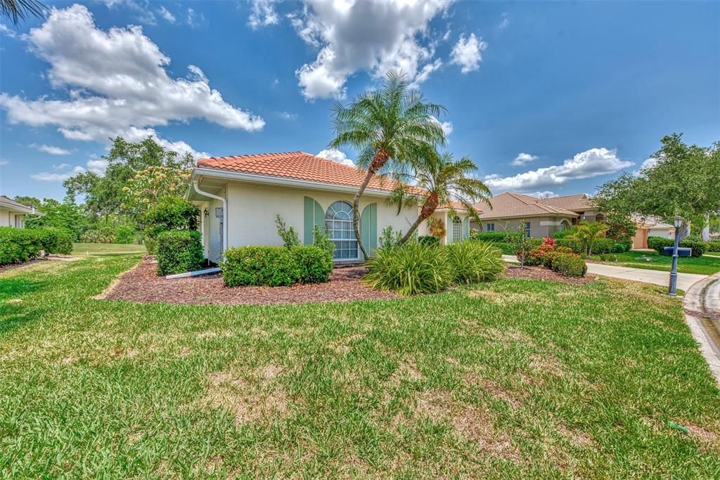 For Sale: $599,000 (3 beds, 2 baths, 2339 Square Feet)