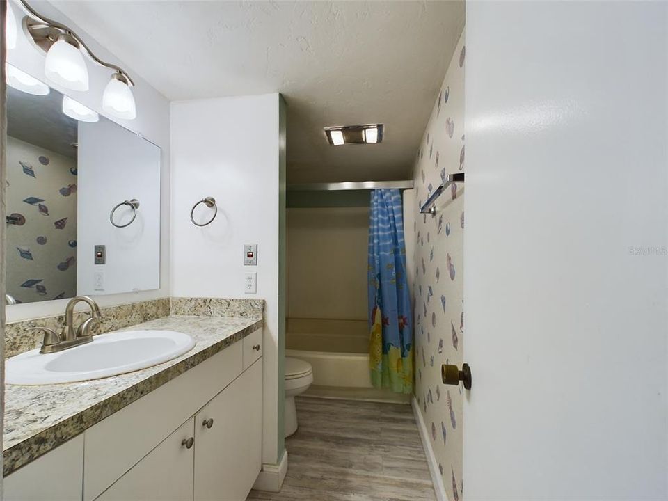 For Sale: $144,900 (2 beds, 2 baths, 1123 Square Feet)