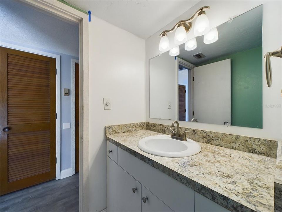 For Sale: $149,900 (2 beds, 2 baths, 1123 Square Feet)