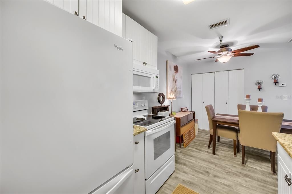 Recently Sold: $135,000 (1 beds, 1 baths, 729 Square Feet)