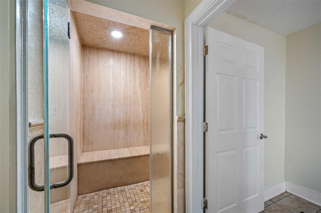 最近售出: $135,000 (1 贝兹, 1 浴室, 729 平方英尺)