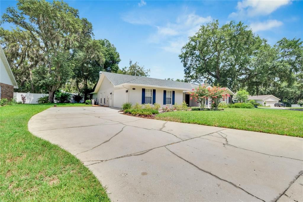 For Sale: $535,000 (3 beds, 2 baths, 2359 Square Feet)