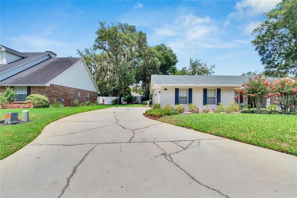 For Sale: $535,000 (3 beds, 2 baths, 2359 Square Feet)