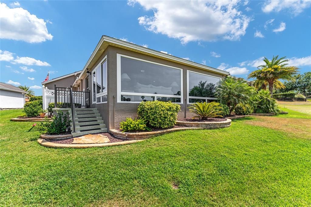 Recently Sold: $1,190,000 (3 beds, 2 baths, 2326 Square Feet)