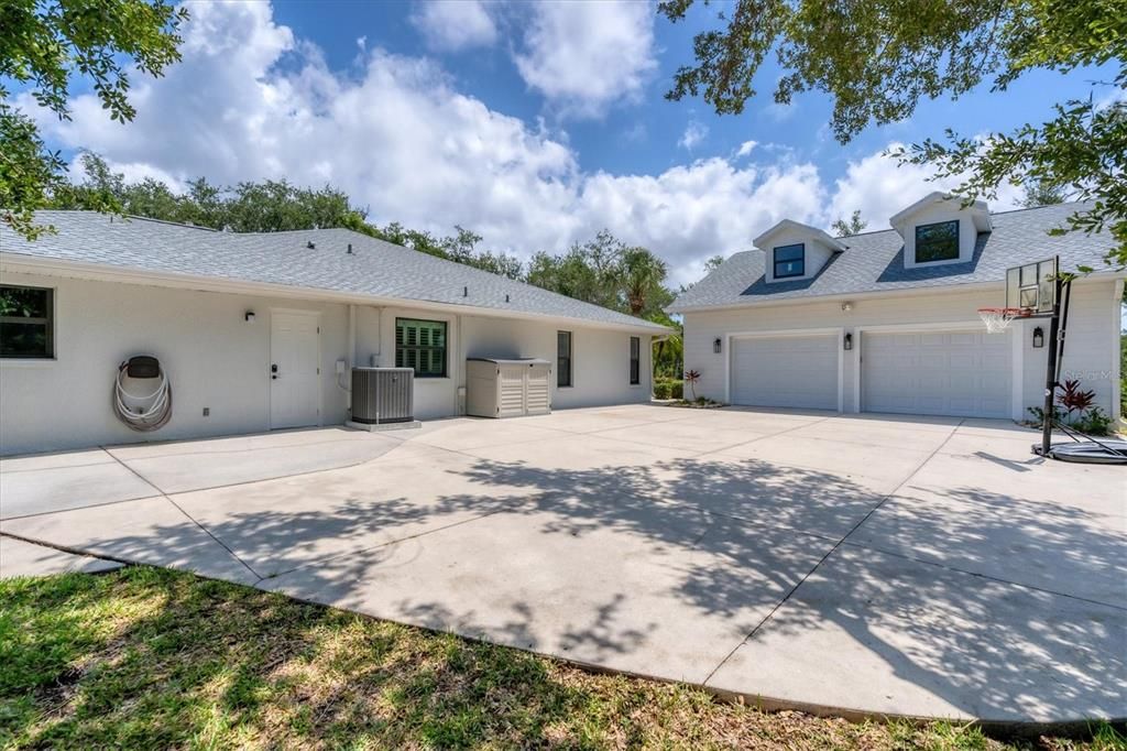 For Sale: $719,000 (3 beds, 2 baths, 1897 Square Feet)