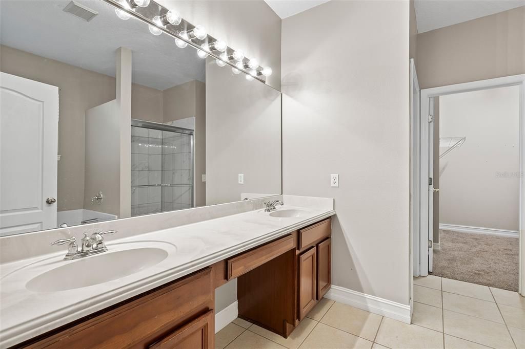 Active With Contract: $420,000 (4 beds, 2 baths, 2552 Square Feet)