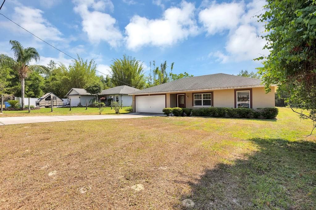 Active With Contract: $219,900 (3 beds, 2 baths, 1176 Square Feet)