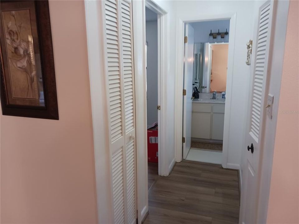 For Sale: $157,500 (2 beds, 2 baths, 1185 Square Feet)