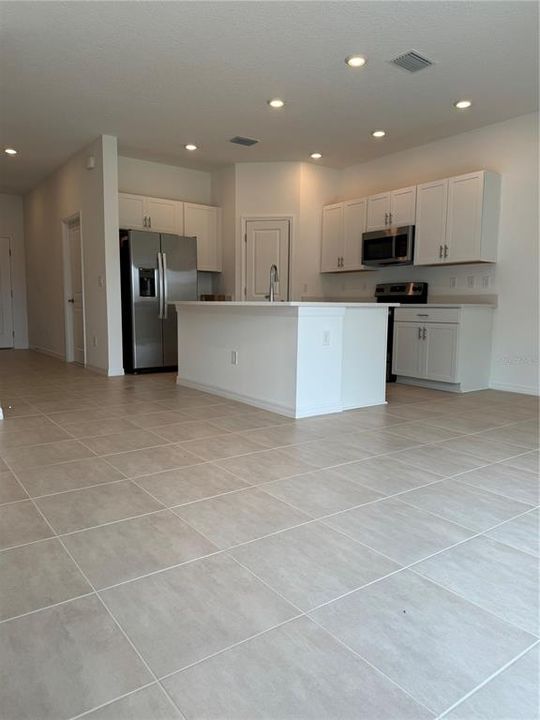 For Rent: $2,198 (3 beds, 2 baths, 1373 Square Feet)