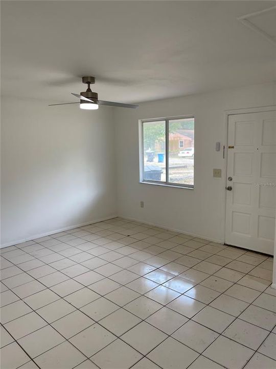 For Rent: $1,700 (3 beds, 2 baths, 1032 Square Feet)