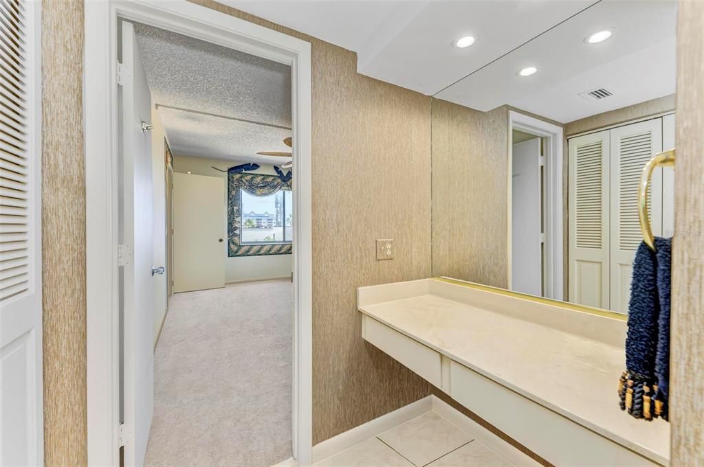 待售: $875,000 (2 贝兹, 2 浴室, 1213 平方英尺)