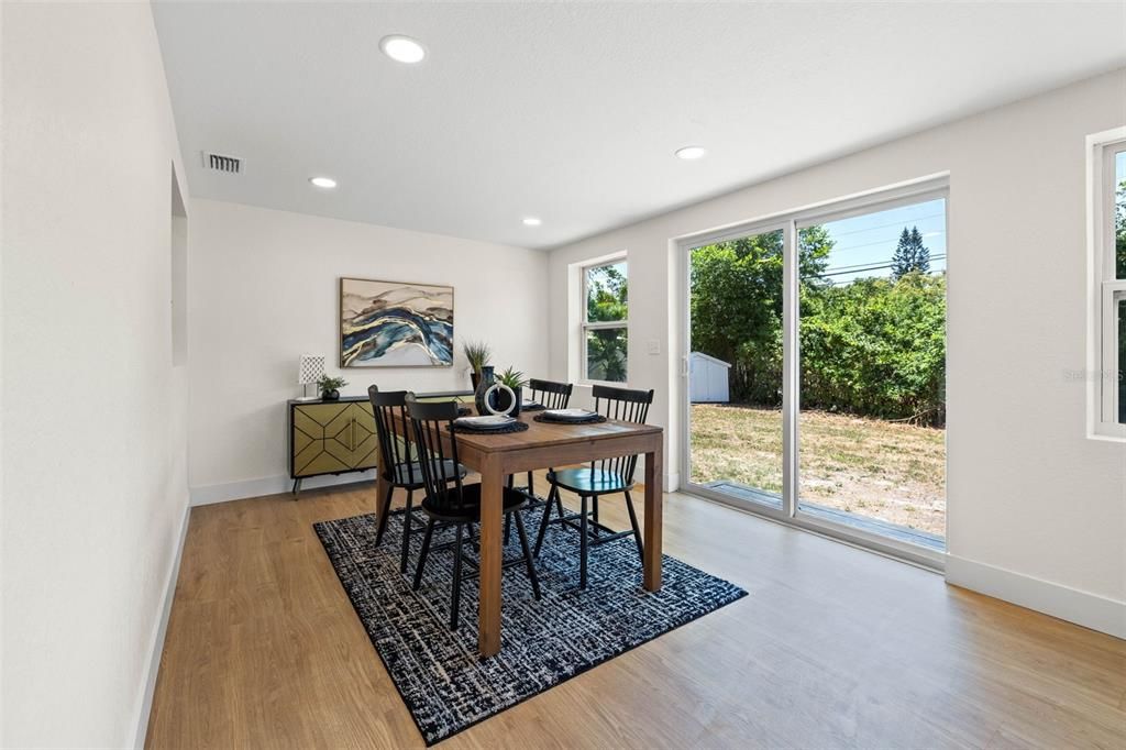Active With Contract: $429,900 (2 beds, 2 baths, 1254 Square Feet)
