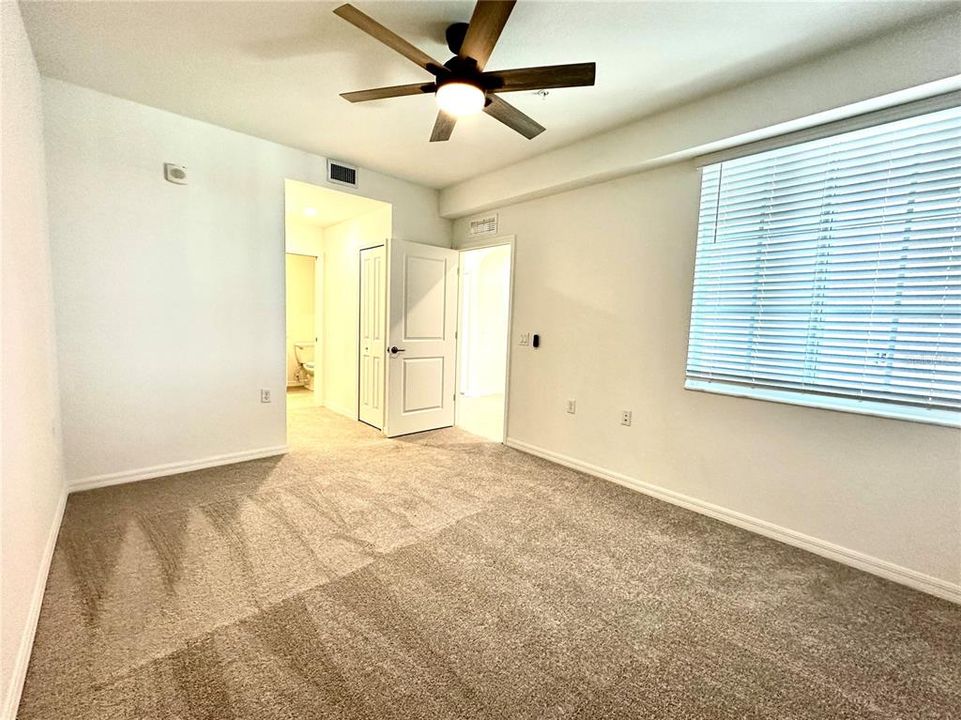 For Rent: $2,095 (2 beds, 2 baths, 1154 Square Feet)