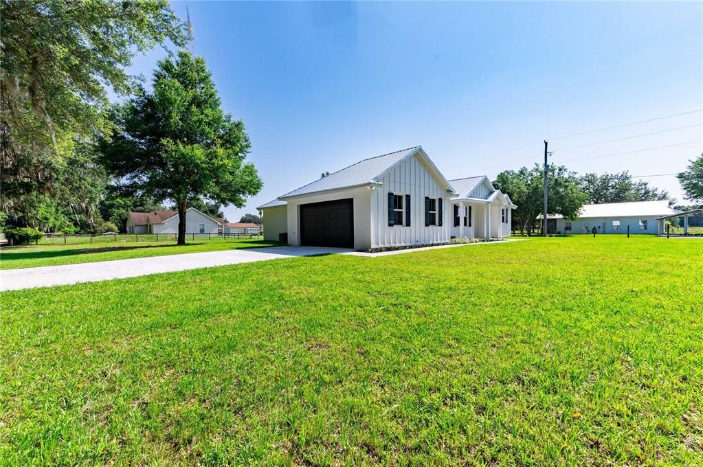 For Sale: $550,000 (4 beds, 2 baths, 2023 Square Feet)