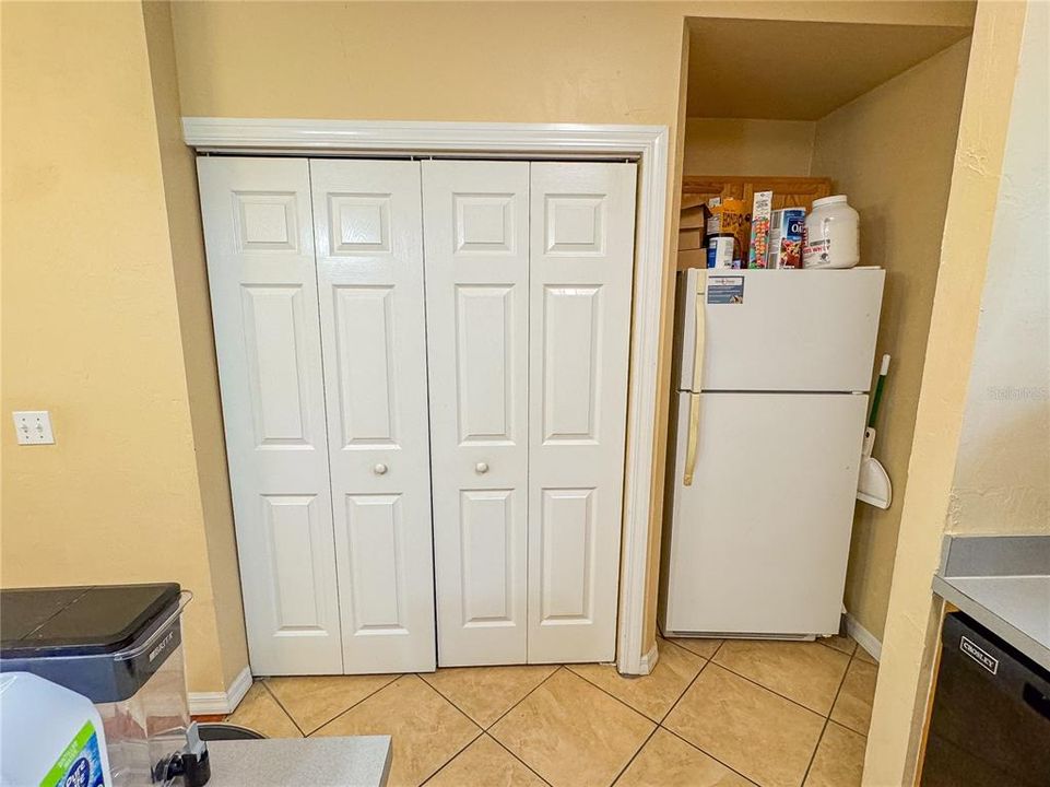 For Sale: $195,000 (2 beds, 2 baths, 1114 Square Feet)