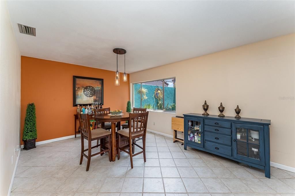 Active With Contract: $245,000 (2 beds, 2 baths, 1733 Square Feet)