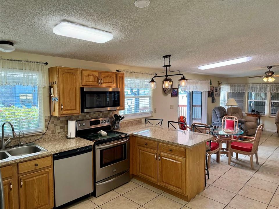 For Sale: $249,900 (3 beds, 2 baths, 1702 Square Feet)