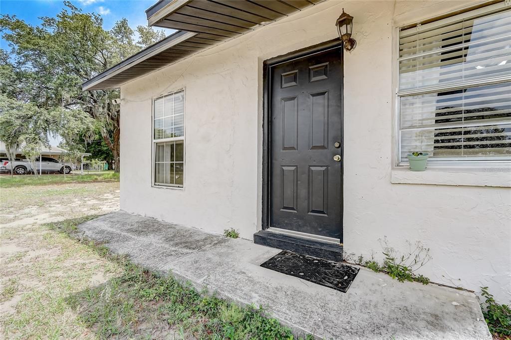 For Sale: $255,000 (2 beds, 1 baths, 1050 Square Feet)