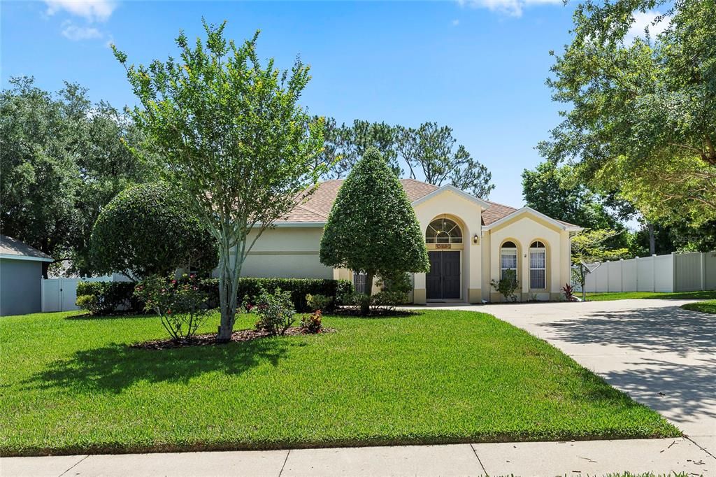 Active With Contract: $420,000 (3 beds, 2 baths, 1830 Square Feet)