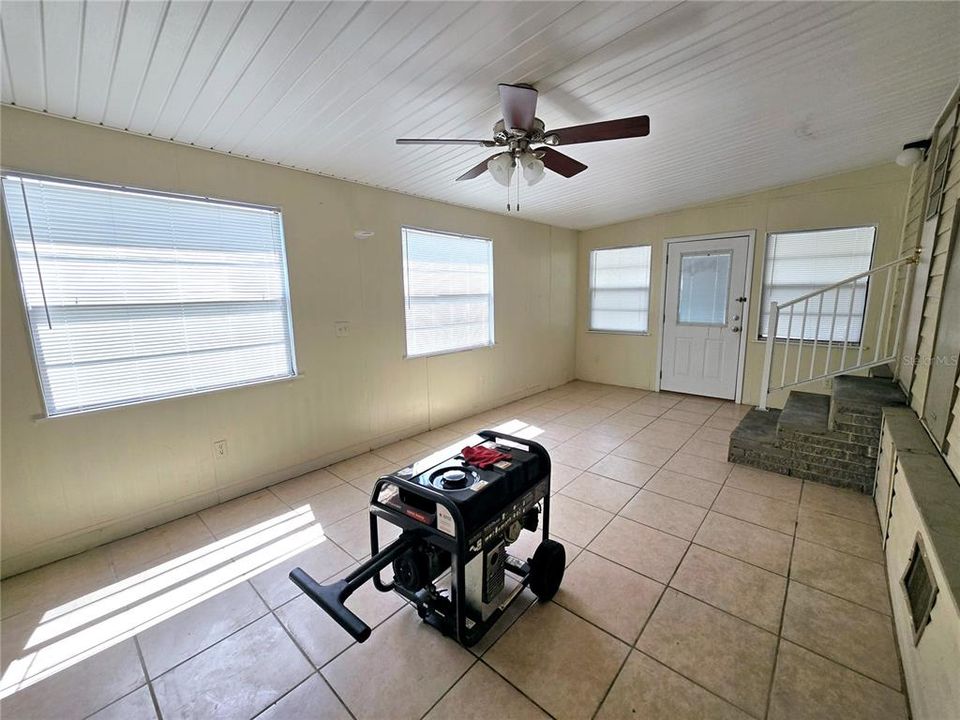 For Sale: $100,000 (3 beds, 2 baths, 1348 Square Feet)