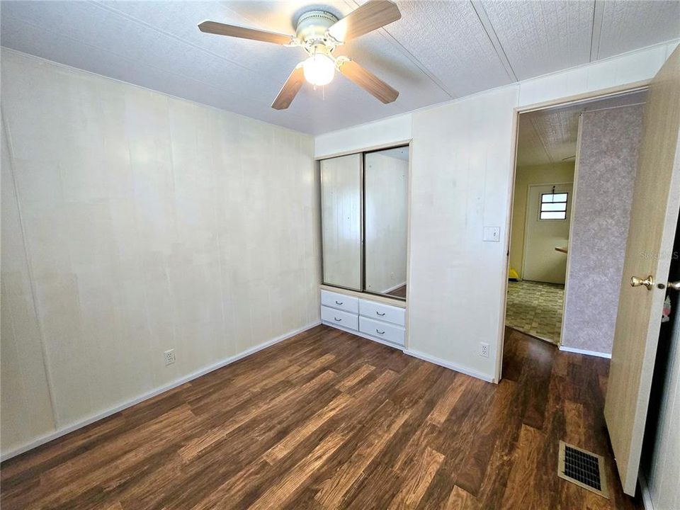 For Sale: $100,000 (3 beds, 2 baths, 1348 Square Feet)