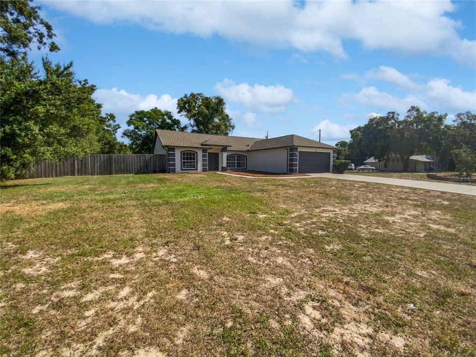 Active With Contract: $291,000 (3 beds, 2 baths, 1491 Square Feet)