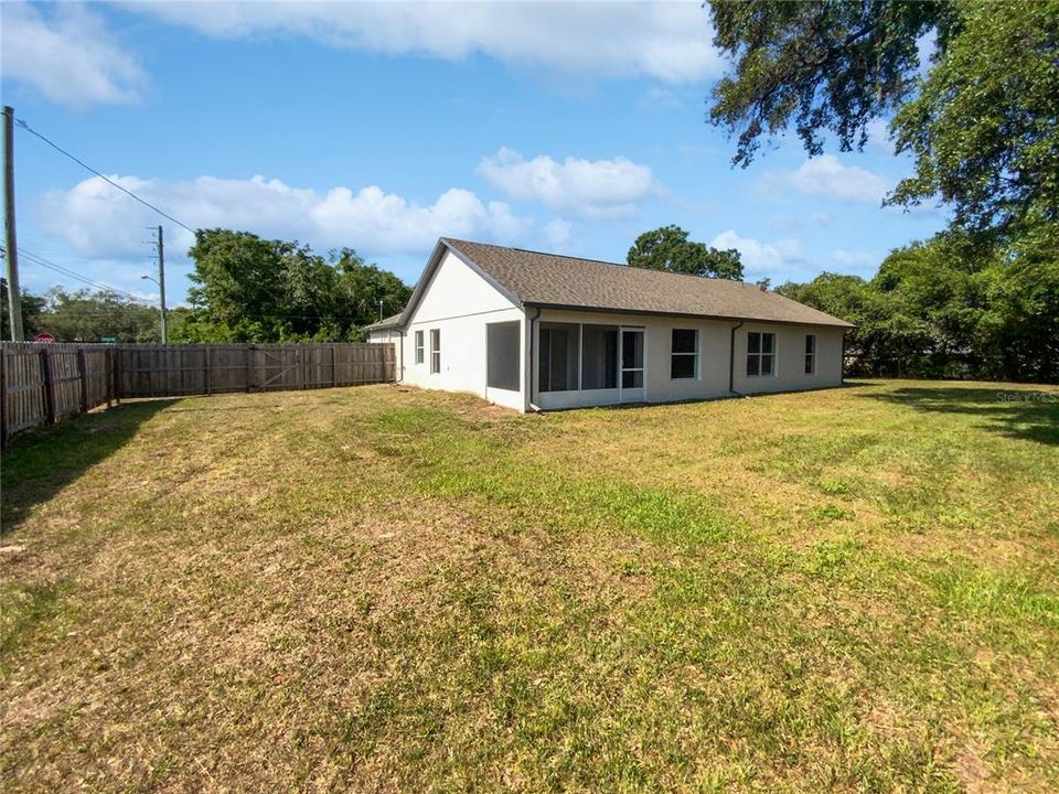 Active With Contract: $291,000 (3 beds, 2 baths, 1491 Square Feet)