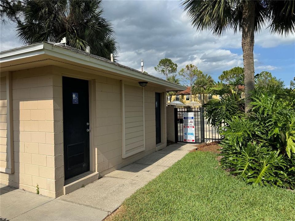 Active With Contract: $160,000 (1 beds, 1 baths, 699 Square Feet)