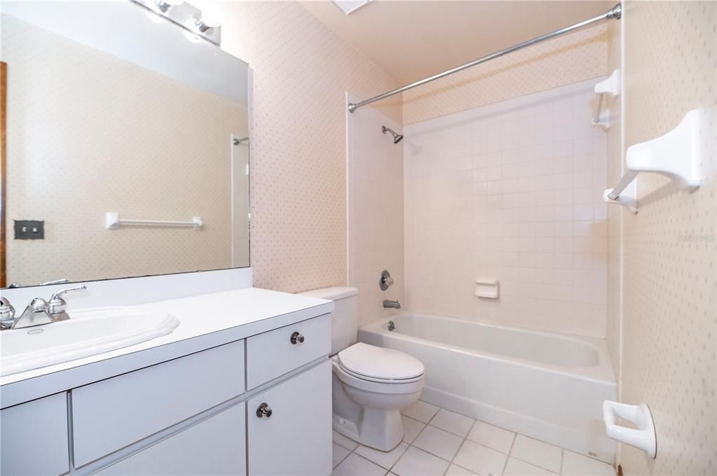 For Sale: $239,000 (2 beds, 2 baths, 1438 Square Feet)