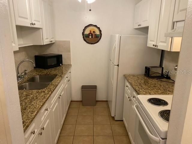 For Sale: $88,000 (1 beds, 1 baths, 608 Square Feet)