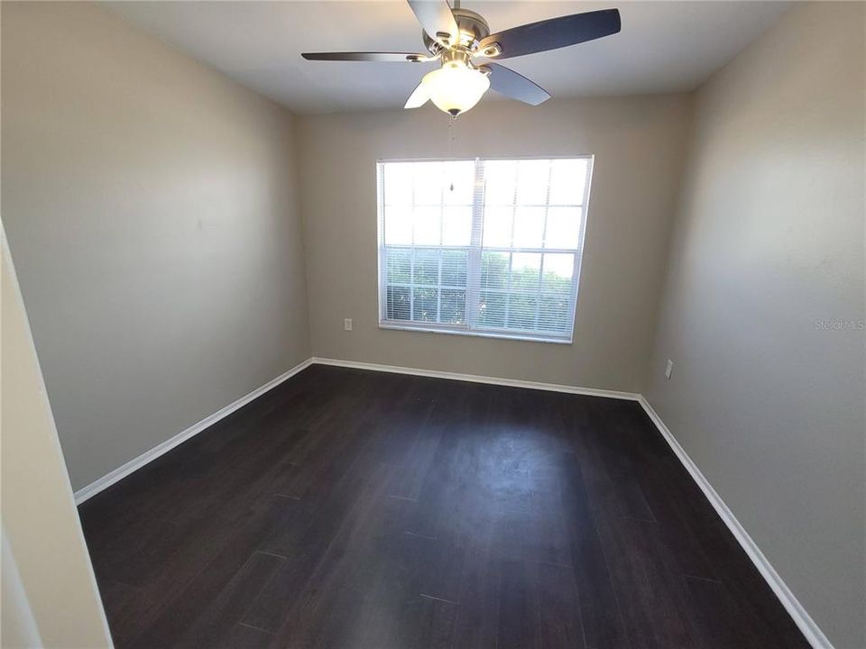 For Rent: $1,400 (2 beds, 1 baths, 888 Square Feet)