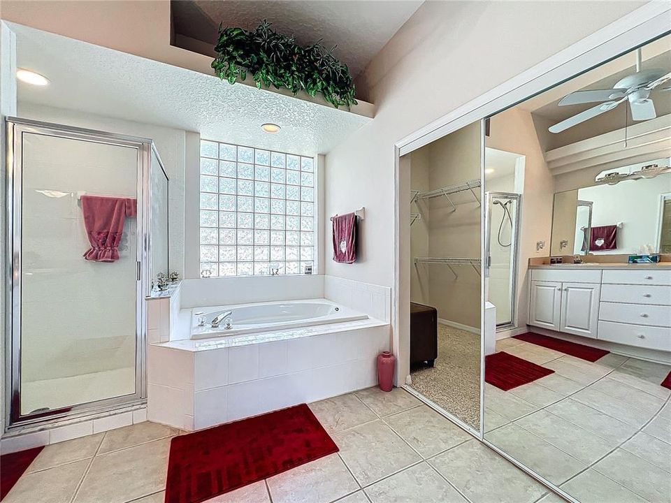 待售: $440,000 (3 贝兹, 2 浴室, 1973 平方英尺)
