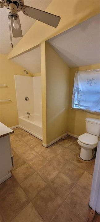 For Sale: $249,000 (3 beds, 2 baths, 995 Square Feet)