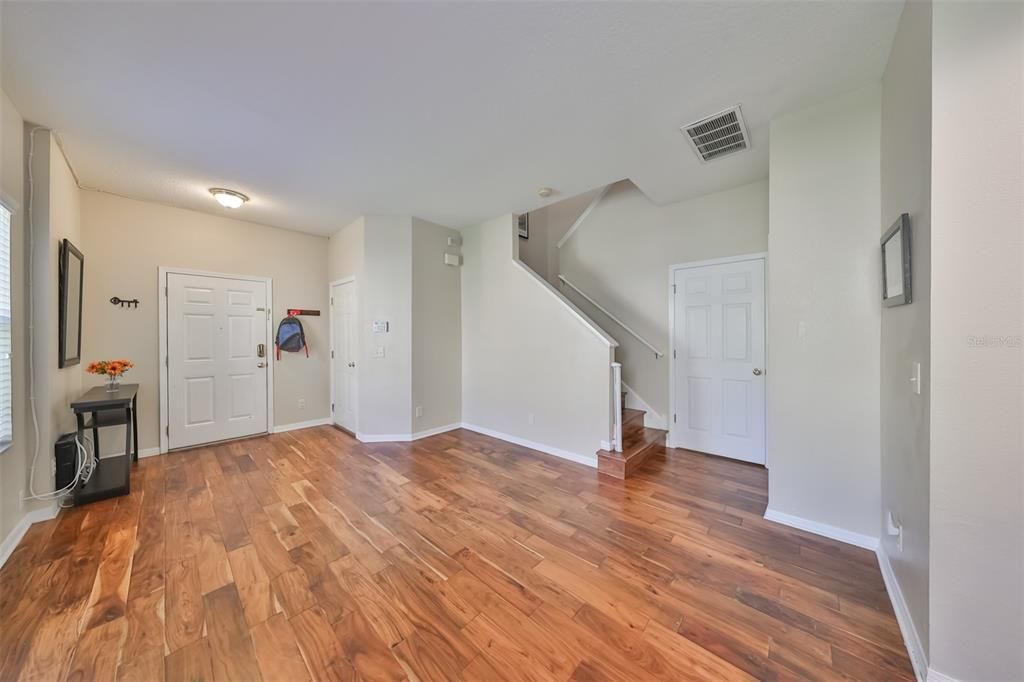 For Sale: $329,000 (3 beds, 2 baths, 1822 Square Feet)